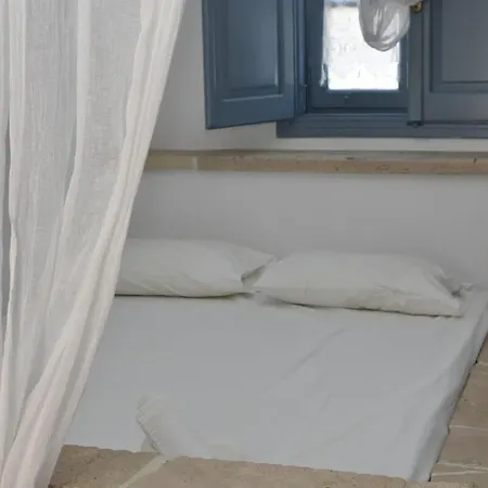 Cute Seafront Studio Escape For 2